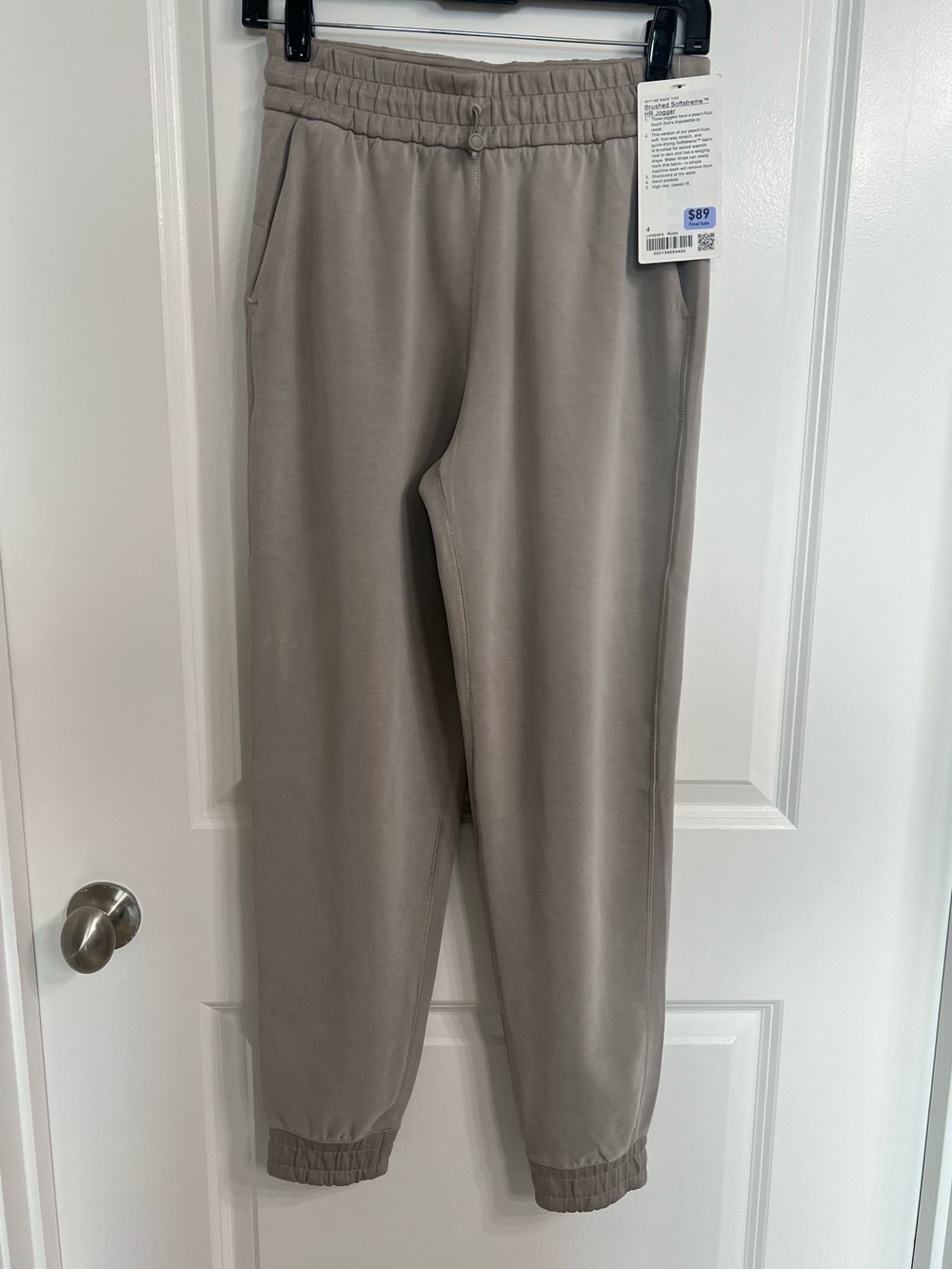 NWT Lululemon Softstreme Jogger Riverstone Size 4 - Picture 2 of 5